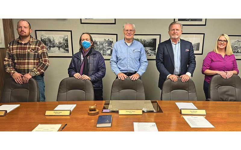 Pictured left to right: Councilman Matthew Staton, Councilman Charles Nash, Mayor Chuck Vines, Councilman Alan Blevins and Town Clerk Kelli Beam. (MNJ photo / Laz Aguayo)