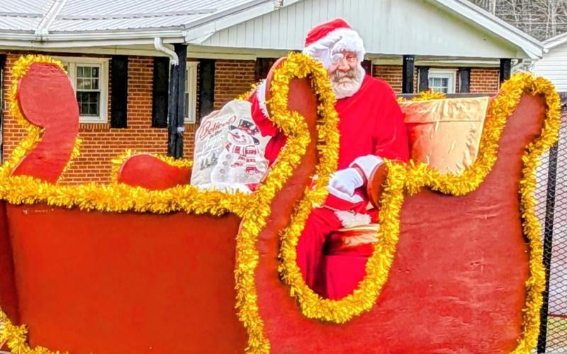 MNJ Photo/Steffen Silvis. Regular Santa appeared last Saturday, while Big Foot Santa, arrives in Buladean this coming Saturday.