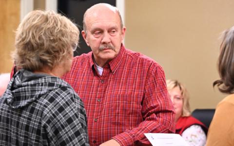 MNJ photo/Sarah Quintas - Phillip Hise takes the oath of office to become the Mayor of Spruce Pine, marking the commencement of his leadership term.
