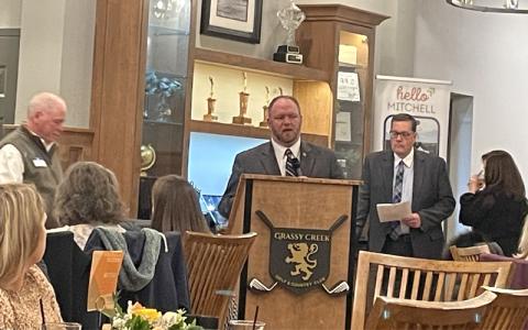 MNJ Photo/Mariel Williams.  State Sen. Ralph Hise speaks at the Mitchell County Chamber of Commerce annual member dinner. 