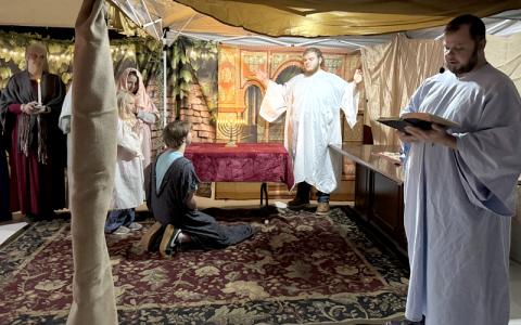 MNJ Photo/Jaren Gragg.  More than 100 people helped put together Bakersville’s Journey to the Manger last weekend.