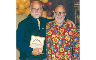 MNJ photo/ Rachel Hoskins - Bill Summerlin, left, was presented the Spirit of the Community Award by Chamber President Gene Self. 